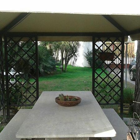 Casina Delle Arti Bed & Breakfast San Cataldo  Exterior foto